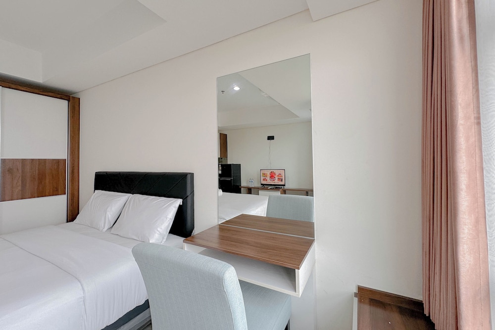 Tidy and Strategic Location Studio Grand Sungkono Lagoon Apartment