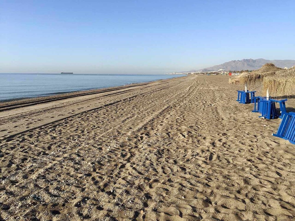 Venavera H21a - 2 Dorm / 1bath Walk to Beach
