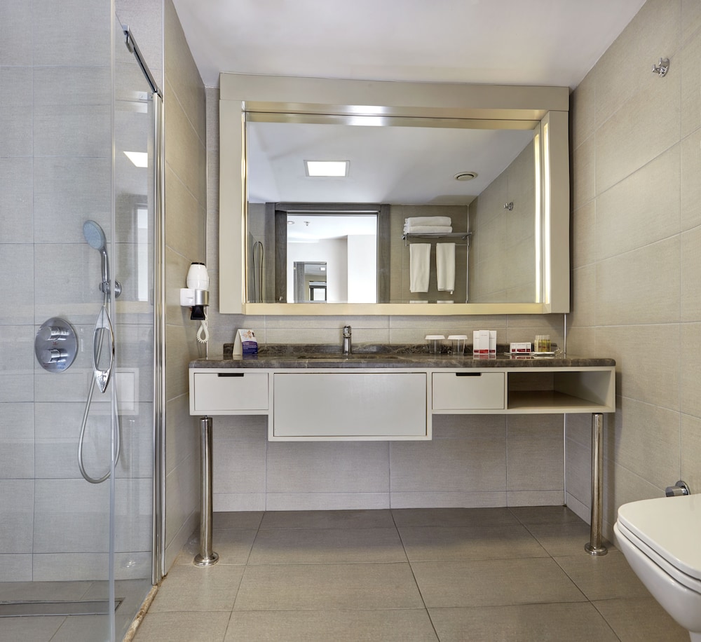 Ramada Plaza by Wyndham İzmir - Image 18