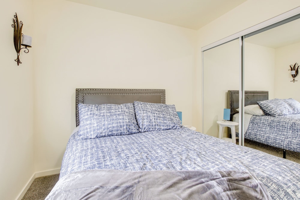 2 Mi to Lincoln Park Zoo: Family-friendly Home