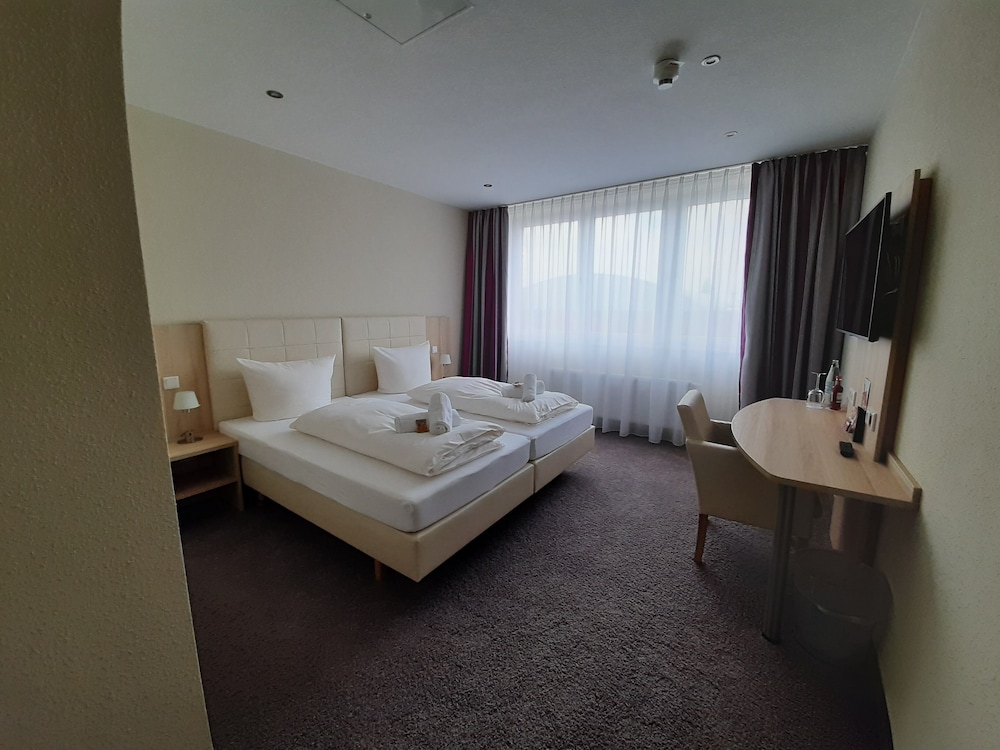 Frejus Vacations - ibis budget Frejus Saint-Raphael Capitou A8 - Property Image 5