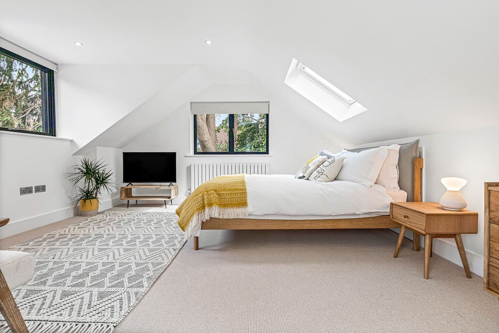 Peppard Loft - From 110 Per Night