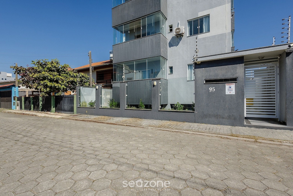Apto c/ Churrasqueira a 240m da Praia LUP0302