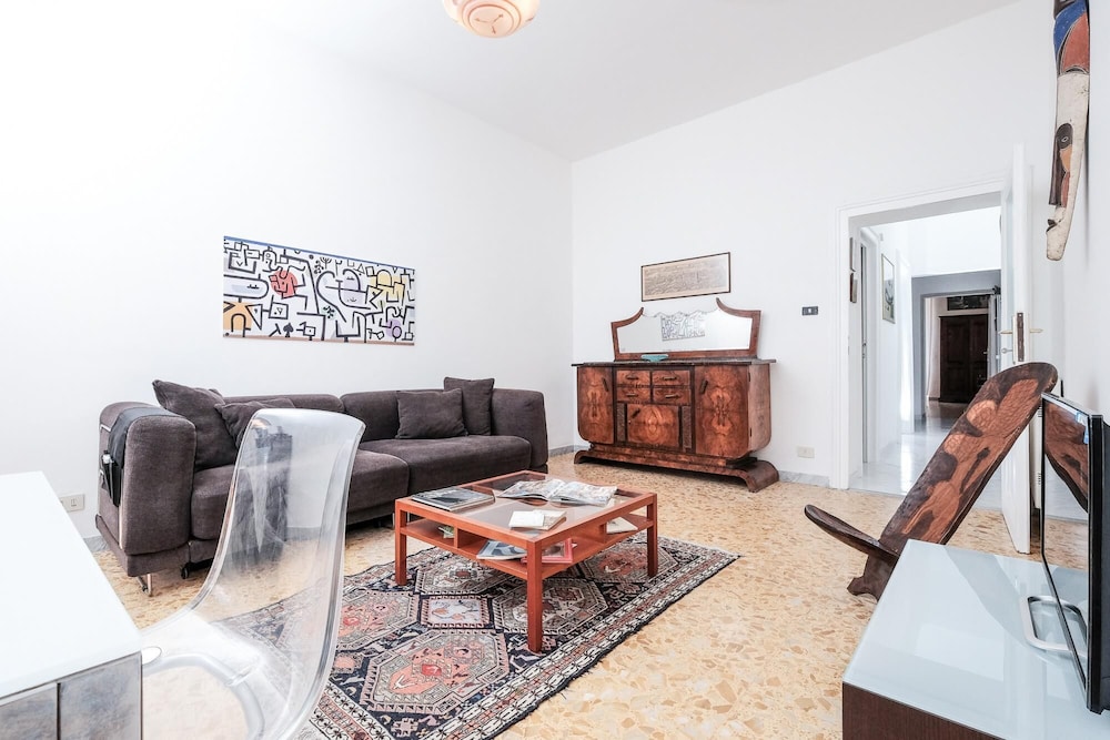 Domus Linda in Roma With 1 Bedrooms and 1 Bathrooms