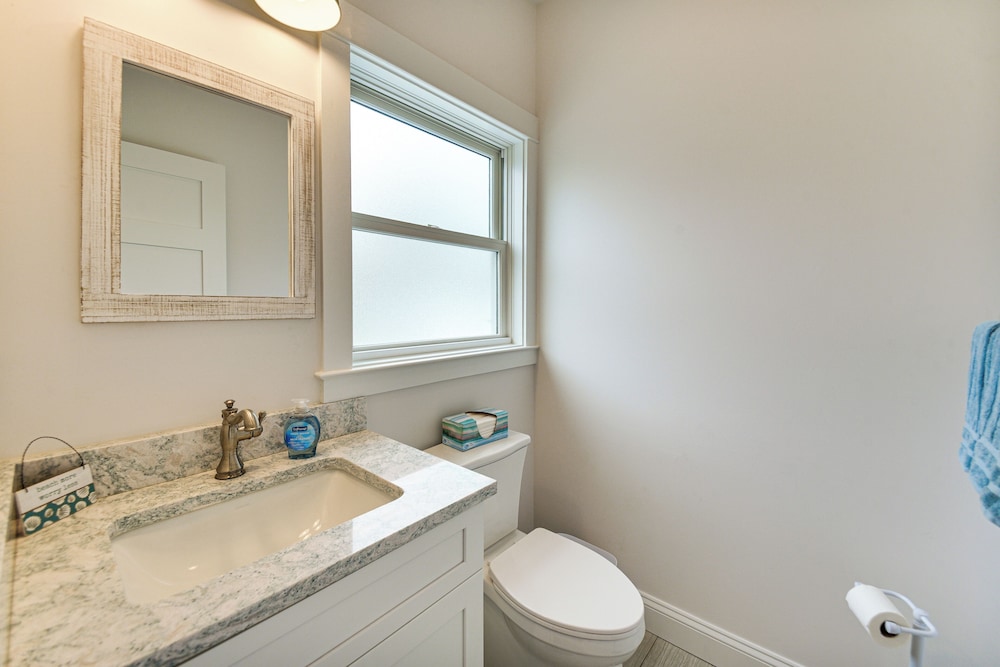 Walk to Beach & Central Park: Home in Cape Charles