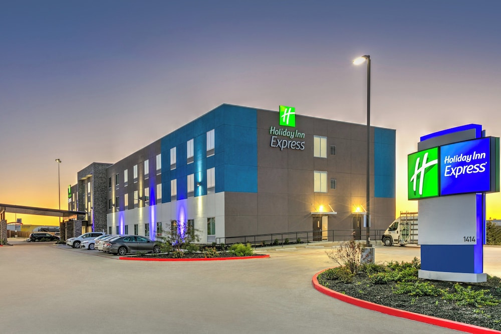 Hotel Holiday Inn Express San Antonio East I 10 by IHG - Image 1