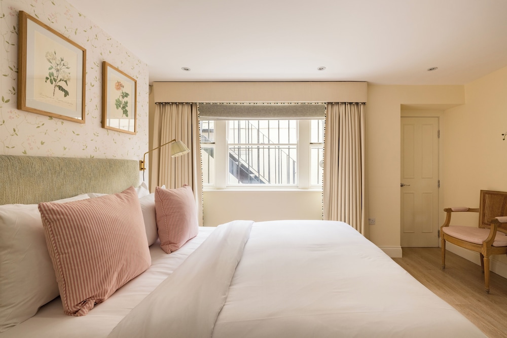 The Chelsea Abode - 4bdr Home With Terrace