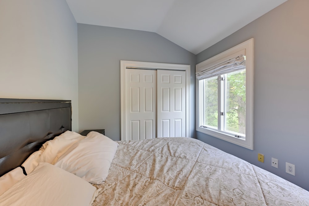 Gold Coast Getaway! Upscale Apt Near New Canaan
