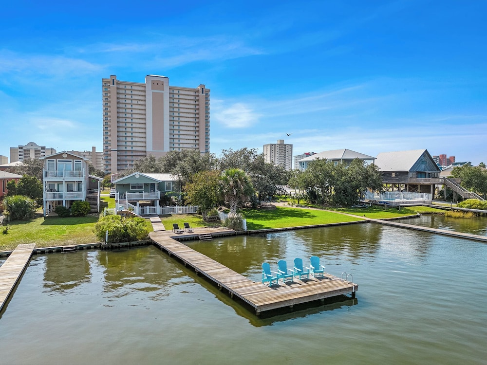 Serenity Shores by Southern Vacation Rentals