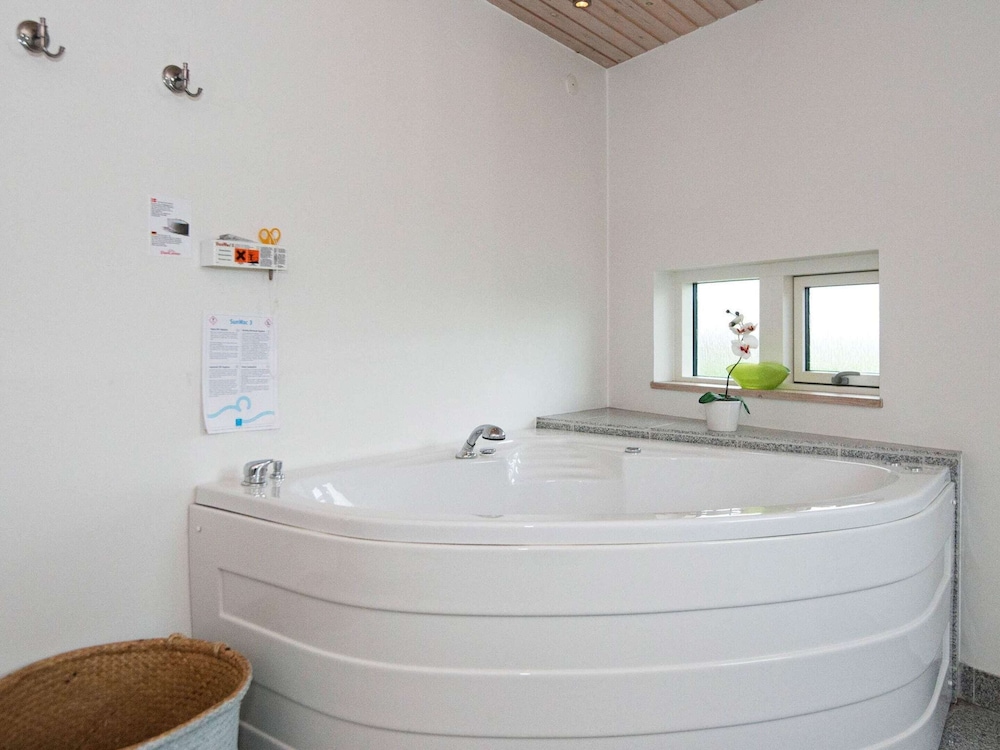 8 Person Holiday Home in Ebeltoft-by Traum view 2