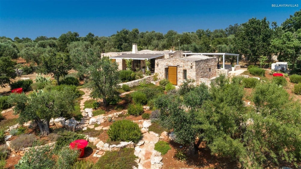 311 Villa con Piscina ad Ostuni view 3