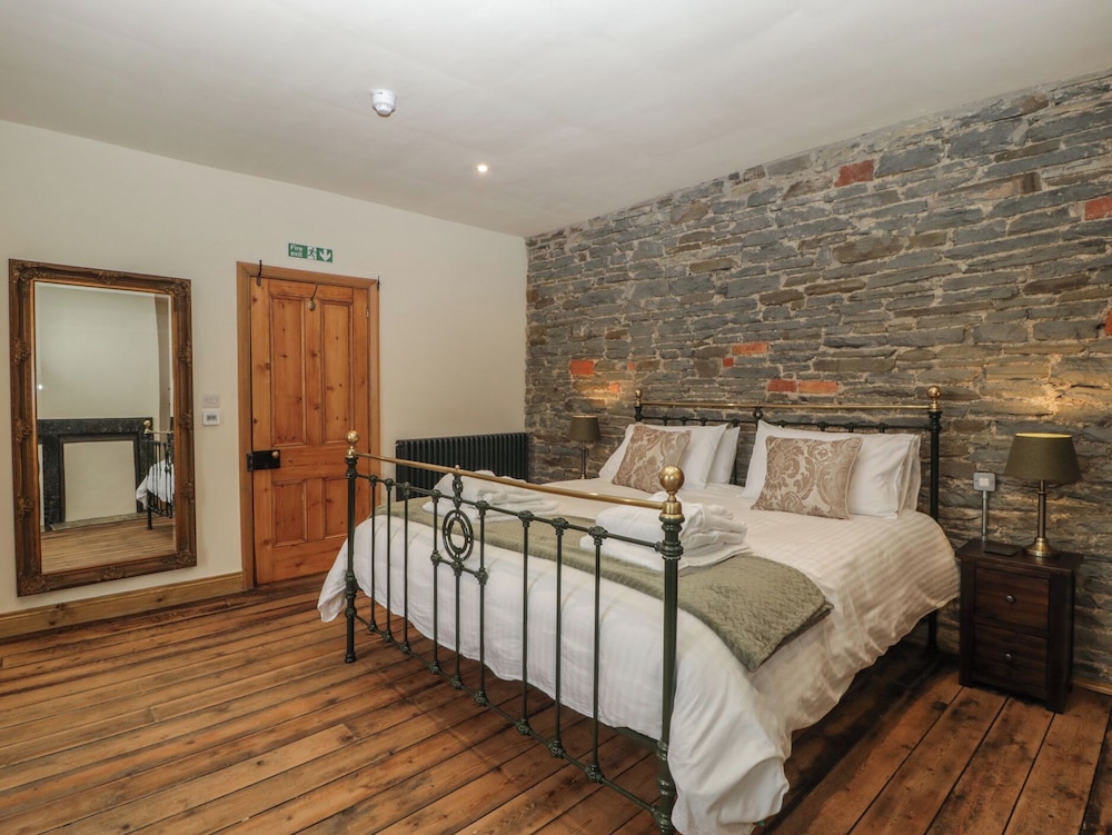 Evenjobb Court Farmhouse