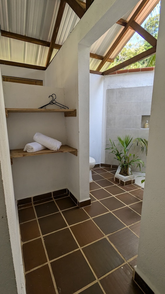 Pacific Waves Hostel & Surf