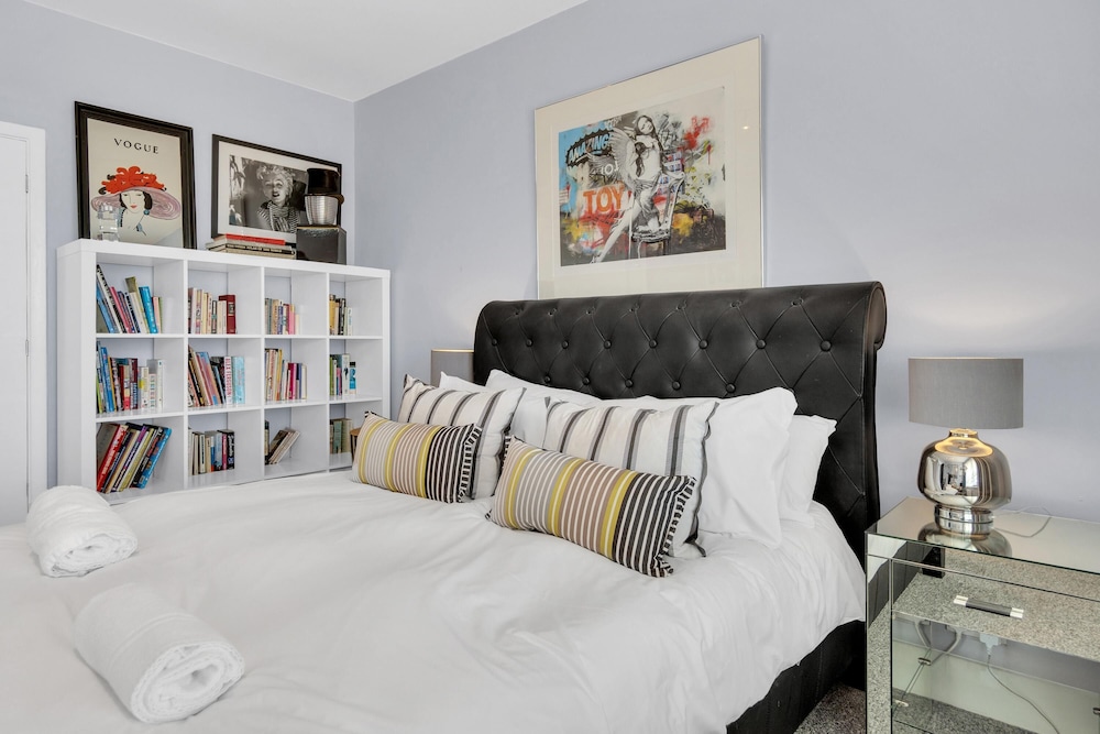 Deco Seafront - Seafront Apartment - Sleeps up to 6 view 5