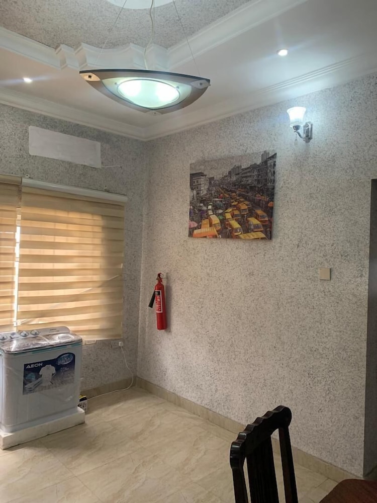 ELLEX SLEEVES APARTMENT