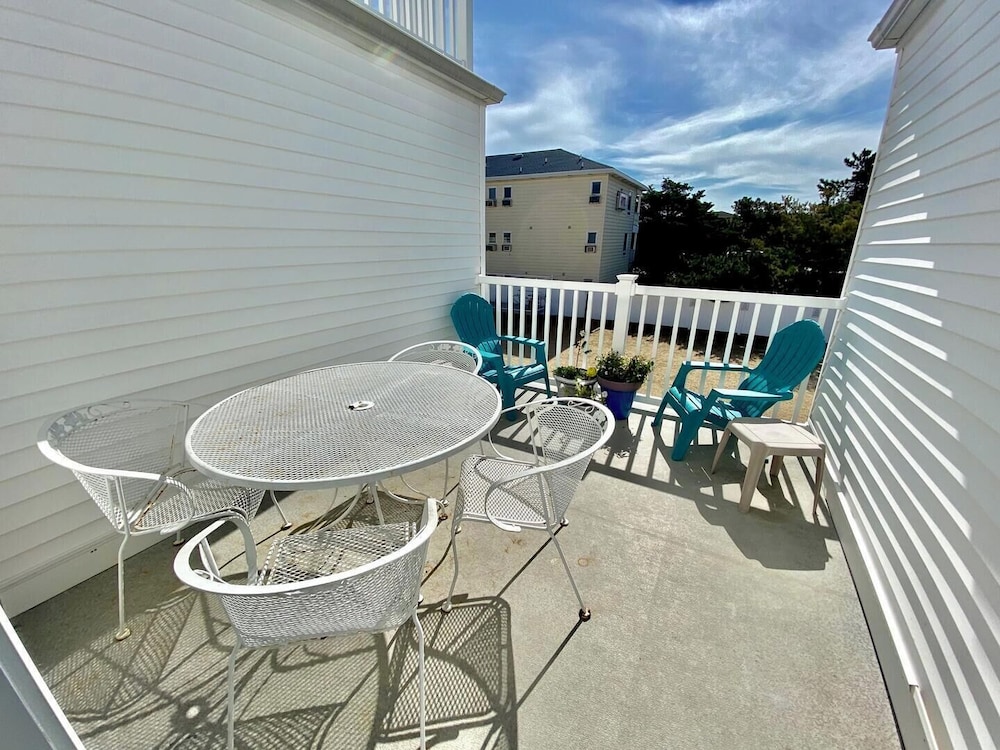 Dewey Villa 2B