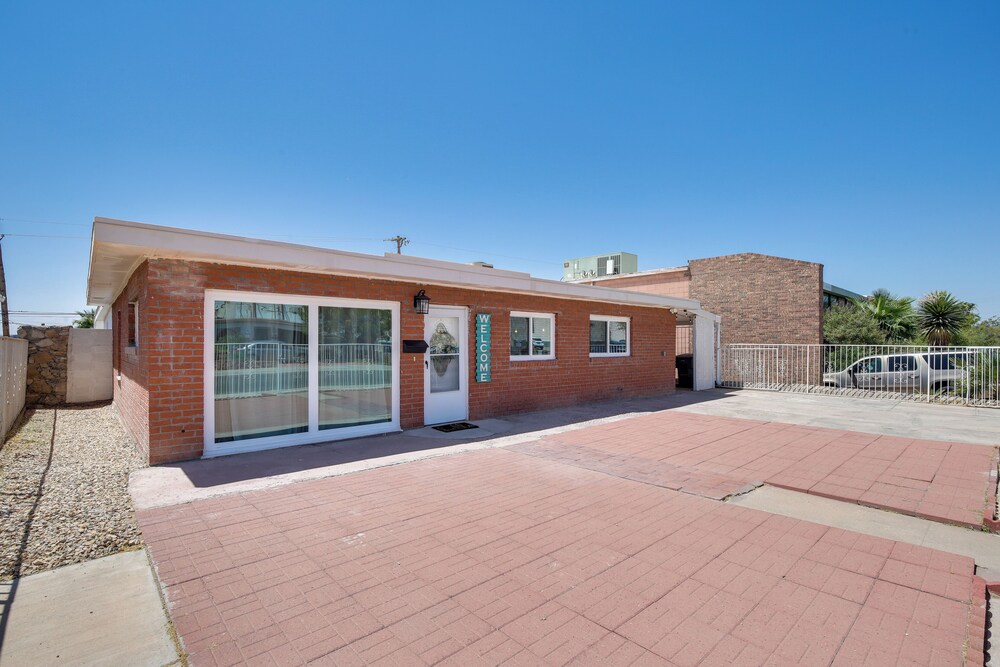 El Paso Home ~ 2 Mi to University Medical Center!
