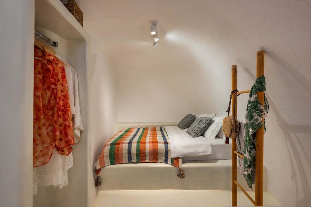 Amphora Selene Seaview Getaway in Akrotiri