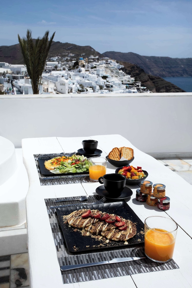 ArmonOia Suites