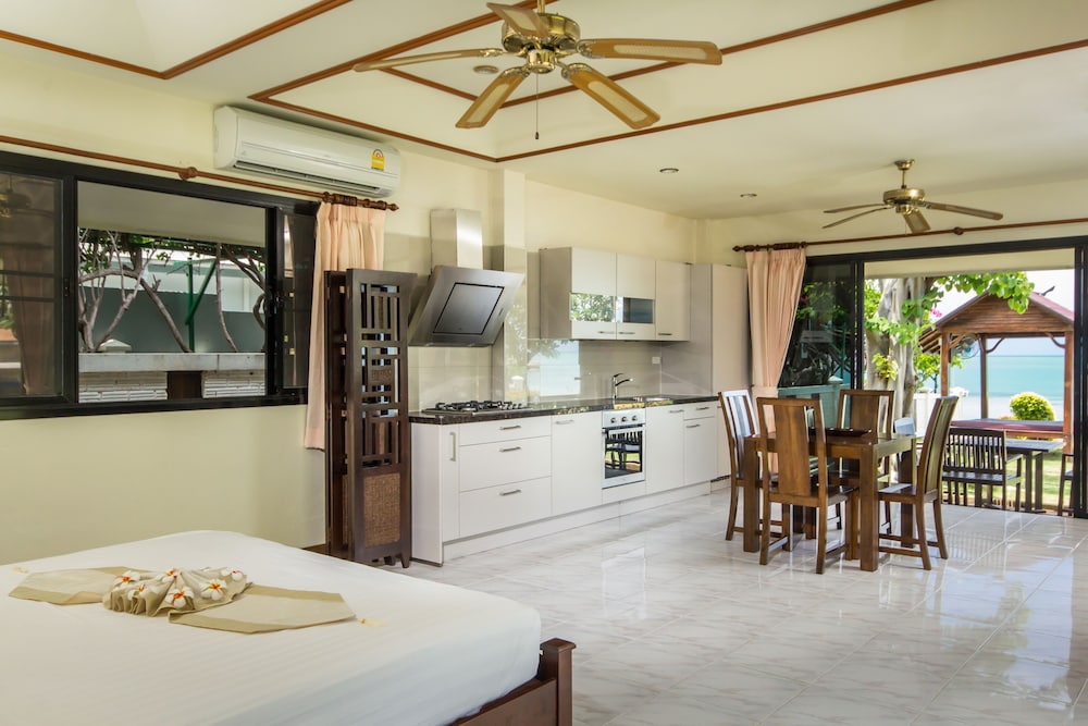 Idyllic Samui Beach Villa Resort