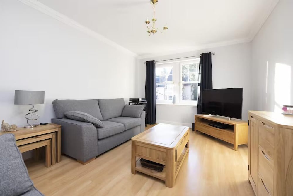 Modern Flat with Free Parking