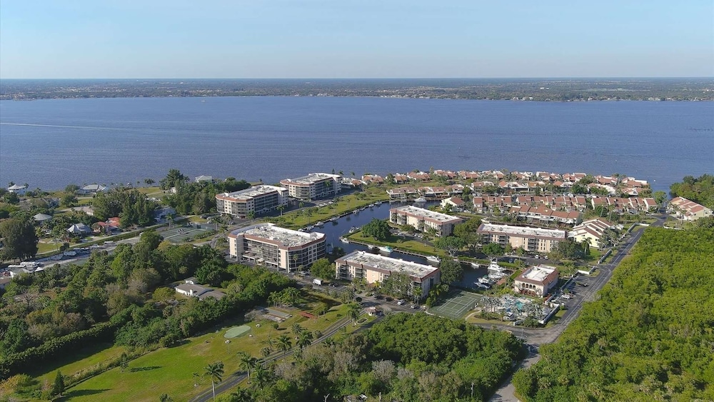 Quiet Condo Near Downtown Punta Gorda 2 Bedroom Condo