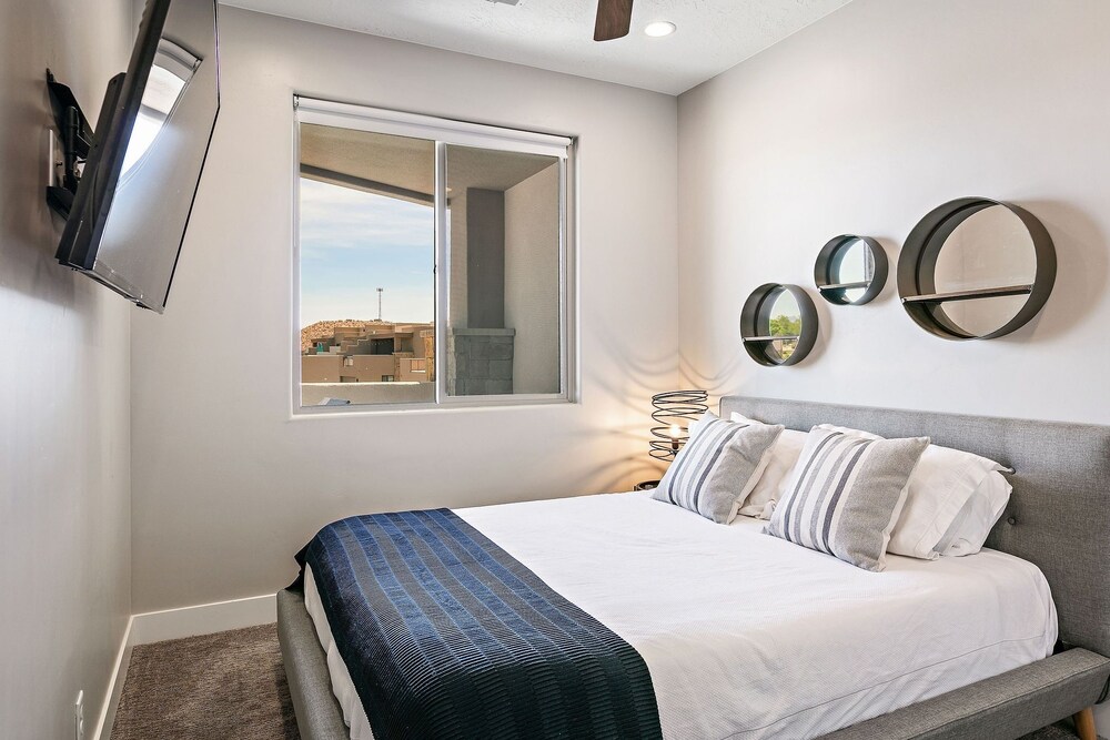 Town Center Red Sand Retreat by RedAwning view 5