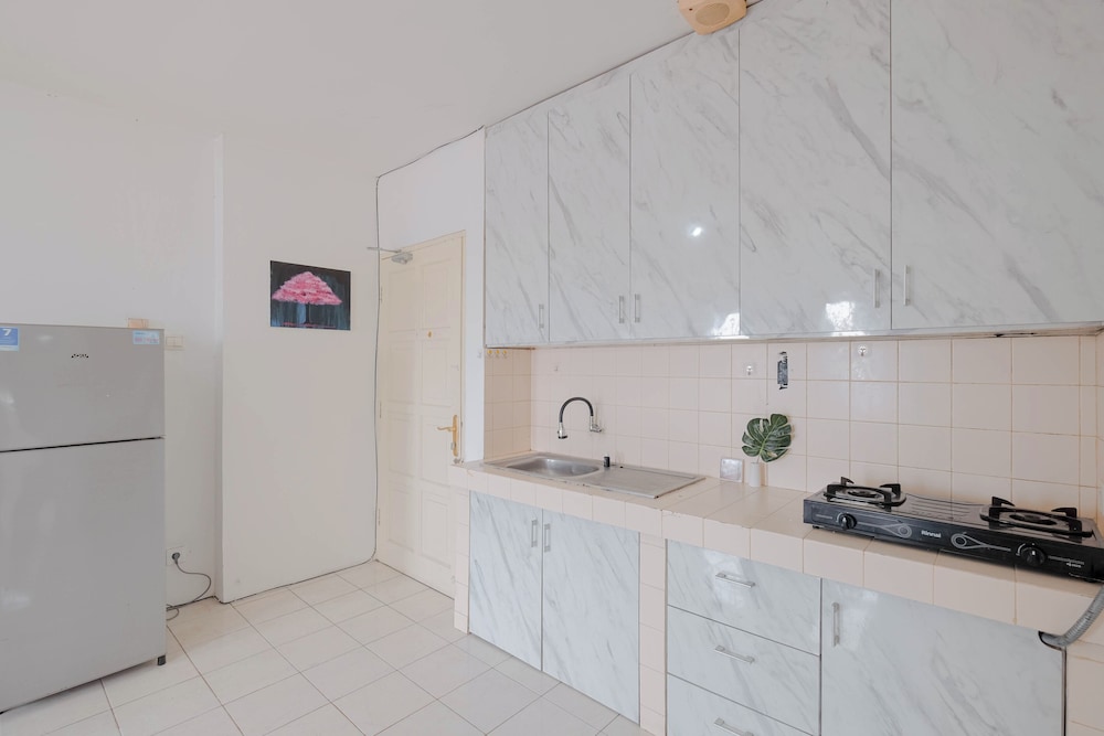 Homey And Simply Look 1Br Puri Garden Apartment