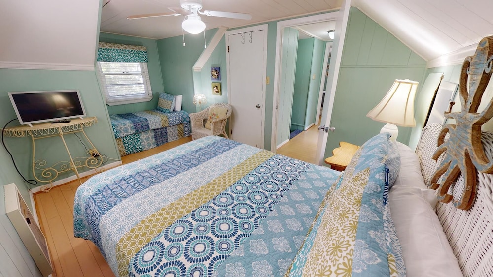 Under The Tybee Sun by Tybee Vacation Rentals