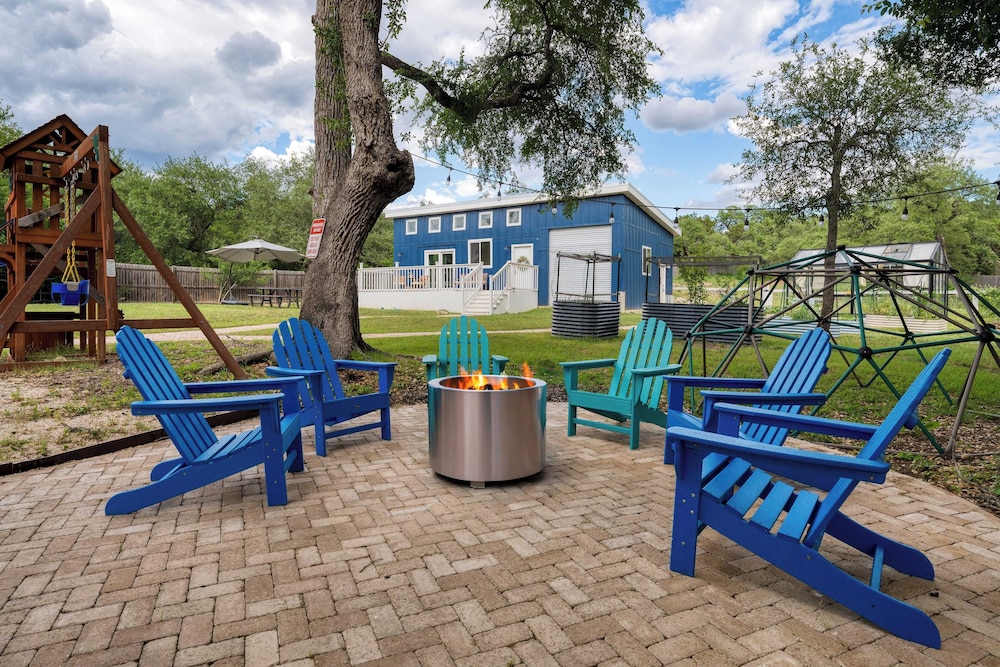 Summer Sale! El Dorado Estate Private 2-acre Escape With Pool & Guest Suites Firepit, Playset, Guest Suites