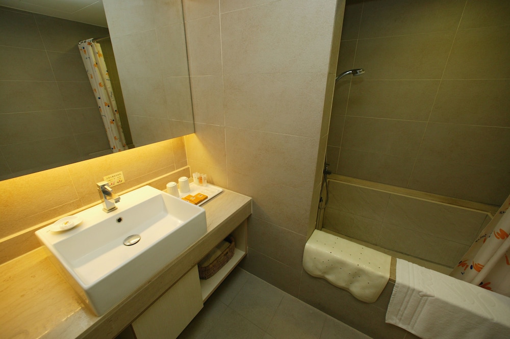 Hoya Hot Springs Resort & Spa