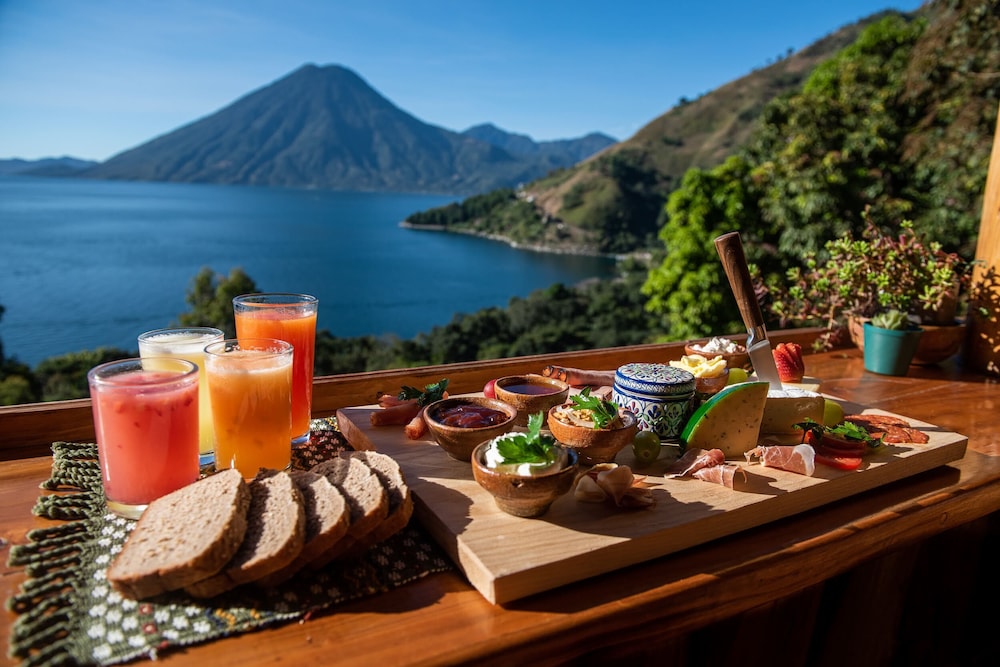 Hotel El Picnic Atitlan - Image 1