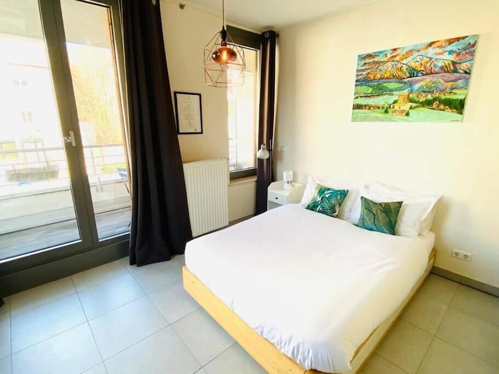 Large Studio in Center with Terrace view 5
