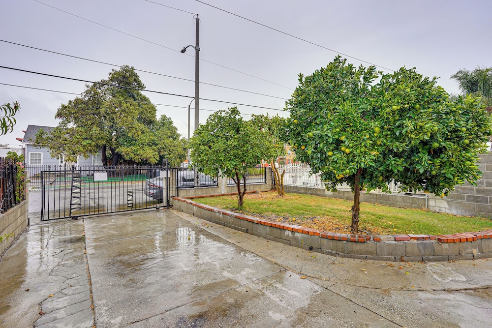 Explore LA & Long Beach: Compton Condo w/ Patio