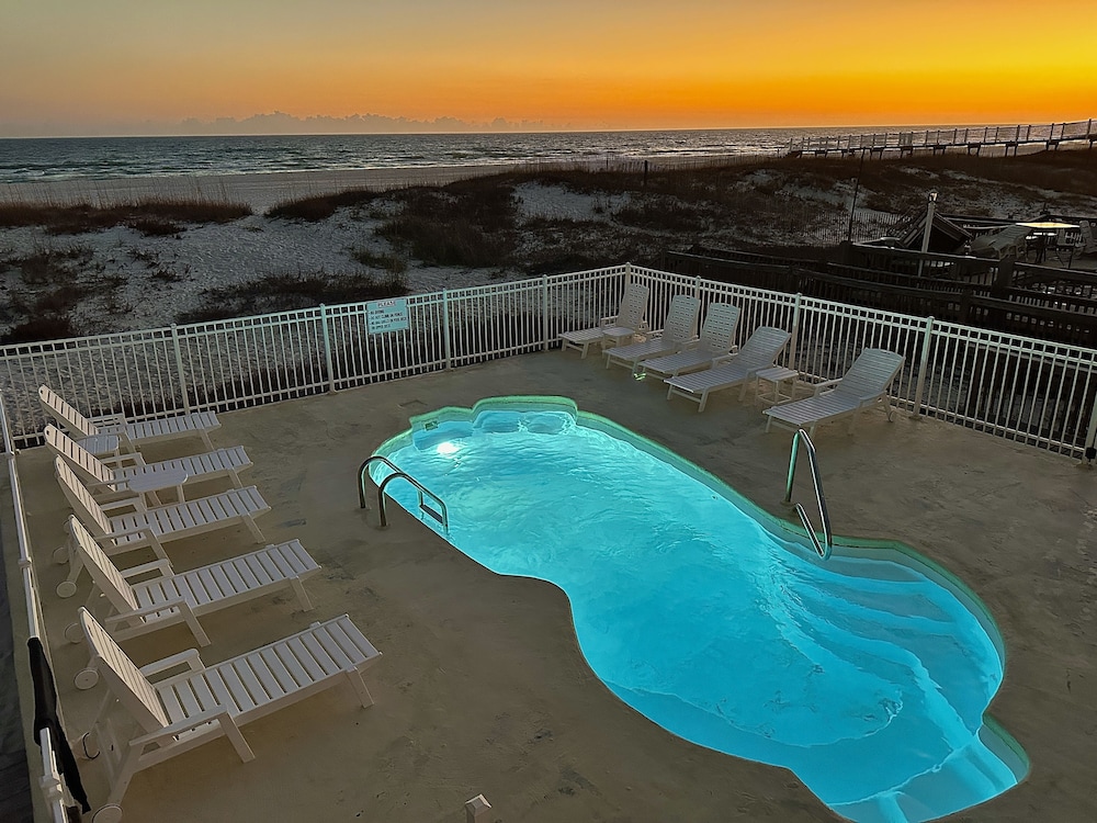 Gulf Shores Duplex Beachfront Pool -4bd