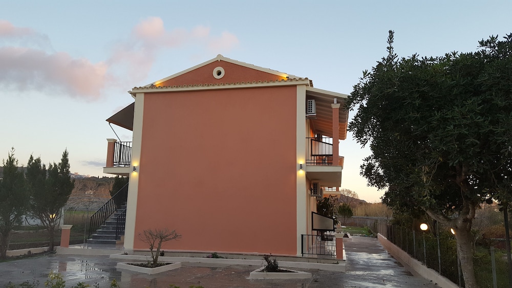 Arillas Dream Studios