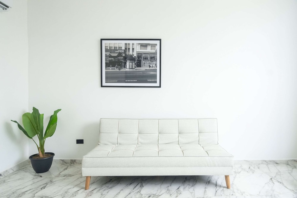 w Radiant 1BR w AC Near Ciudad Amurallada