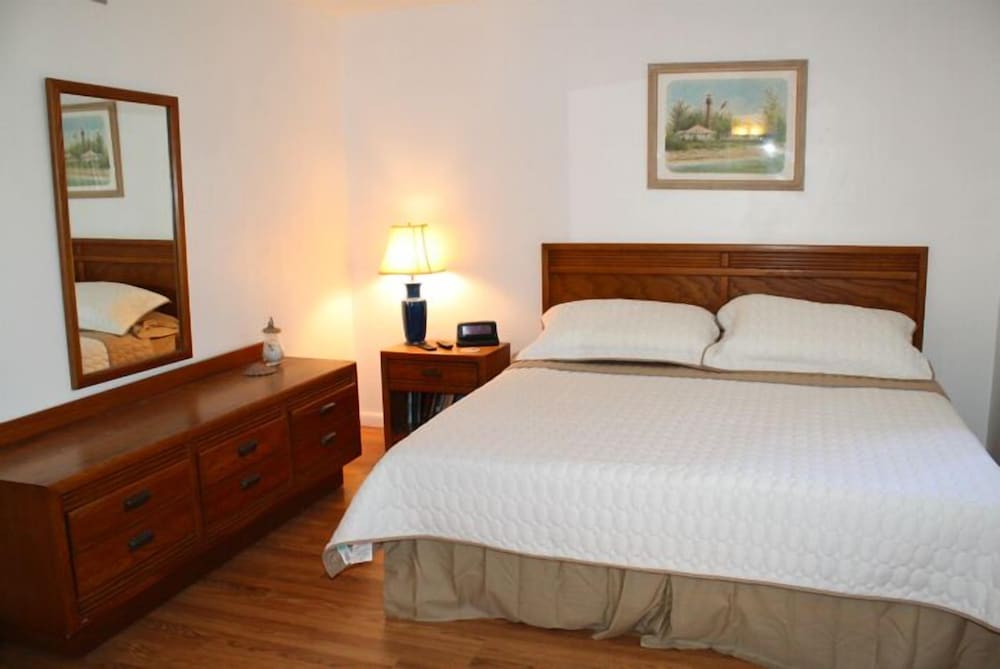 Edgewater Inn