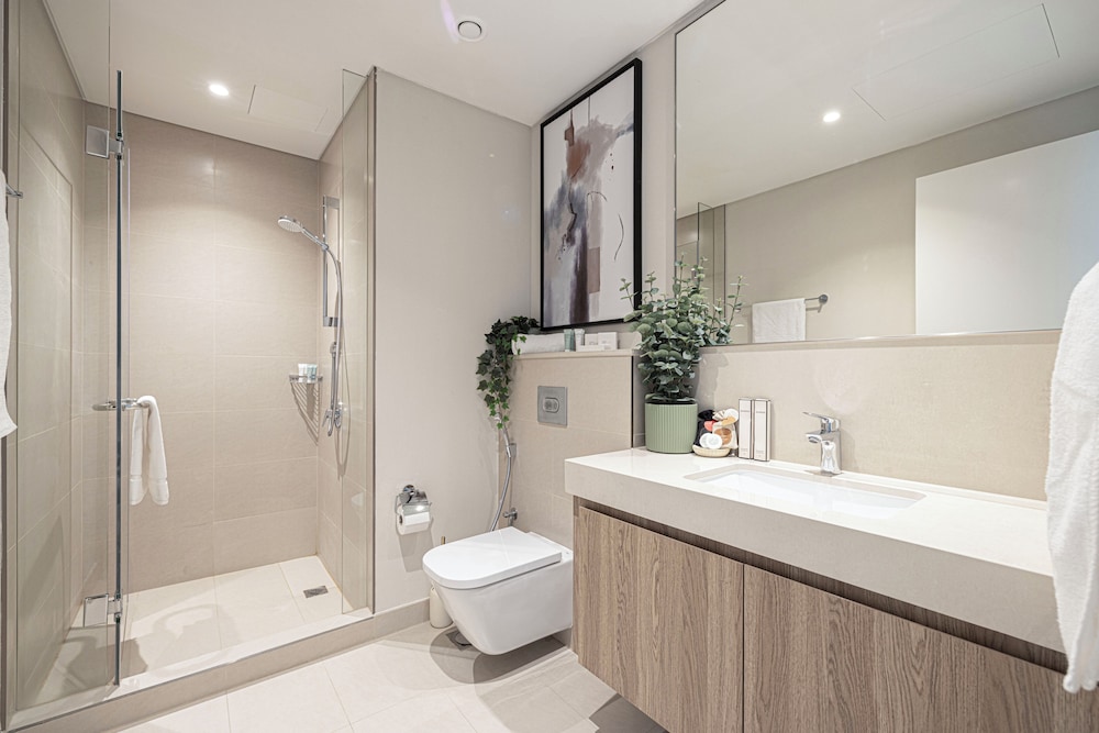 DVH Luxe Retreat 4BR Burj View Apartment