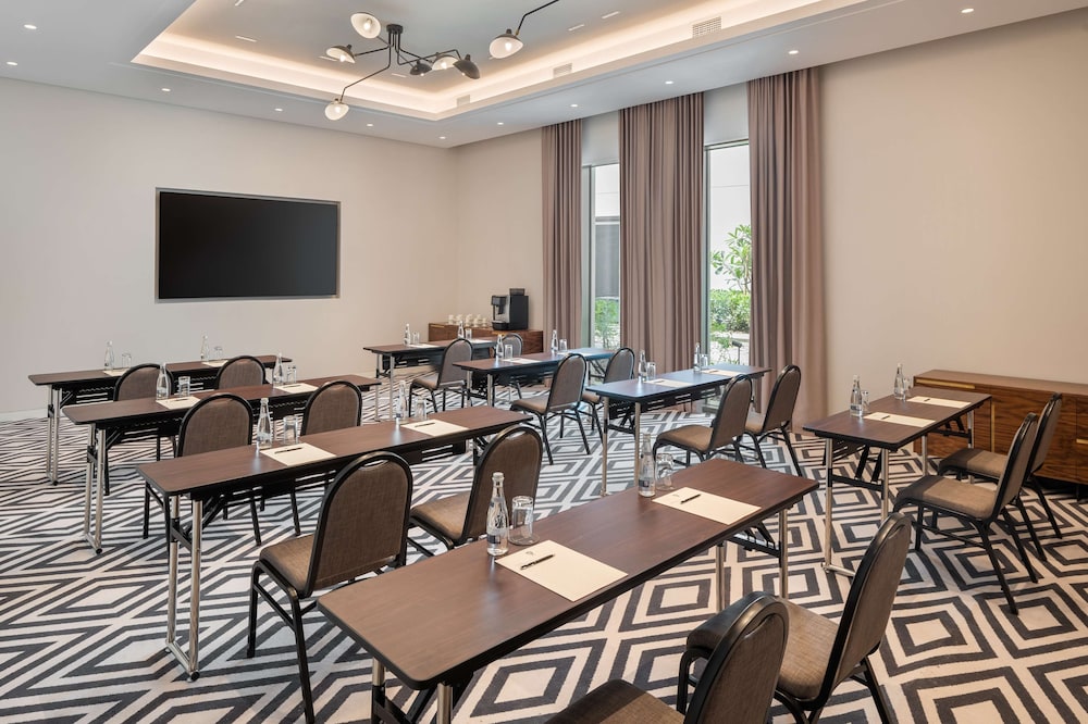 The WB Abu Dhabi, Curio Collection by Hilton