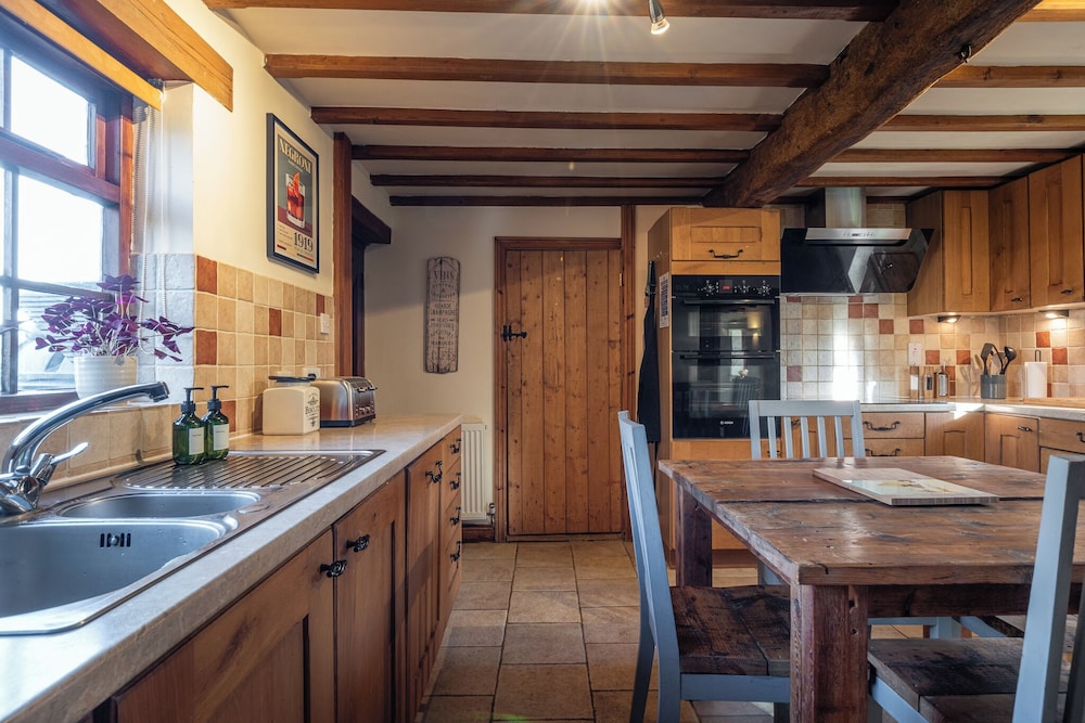 The Threshing Barn-Stunning 5 BD Retreat