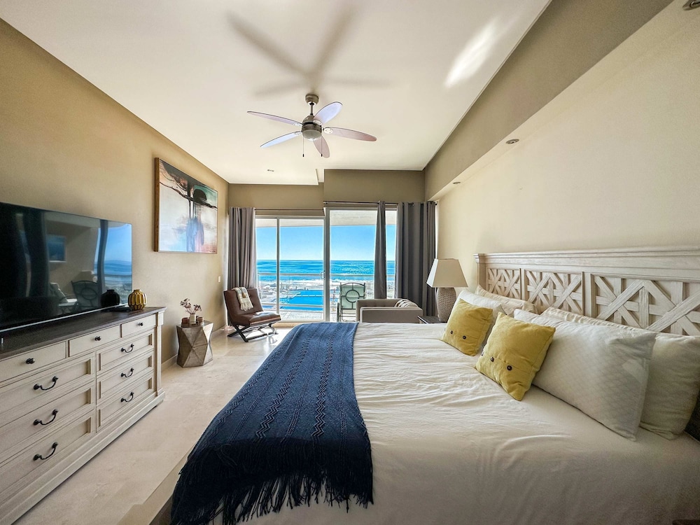 Renovated Beachfront Condo With Private Beach