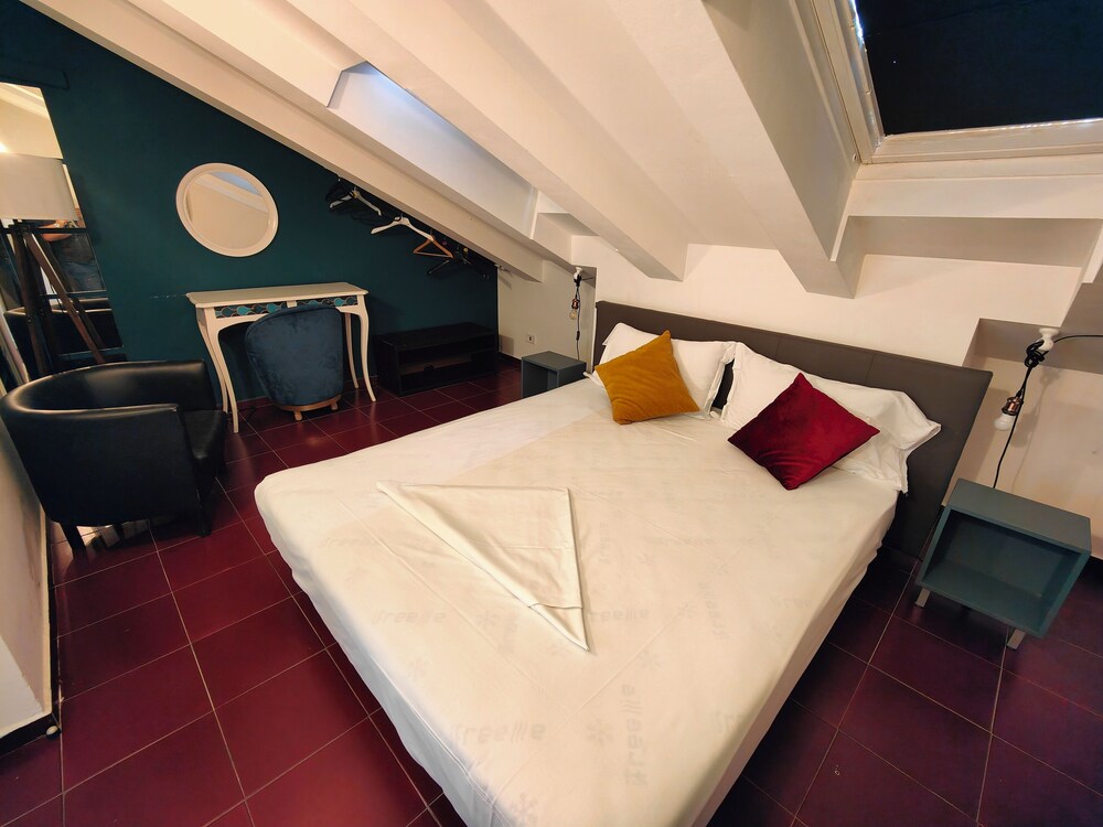Mercanti Attic Version