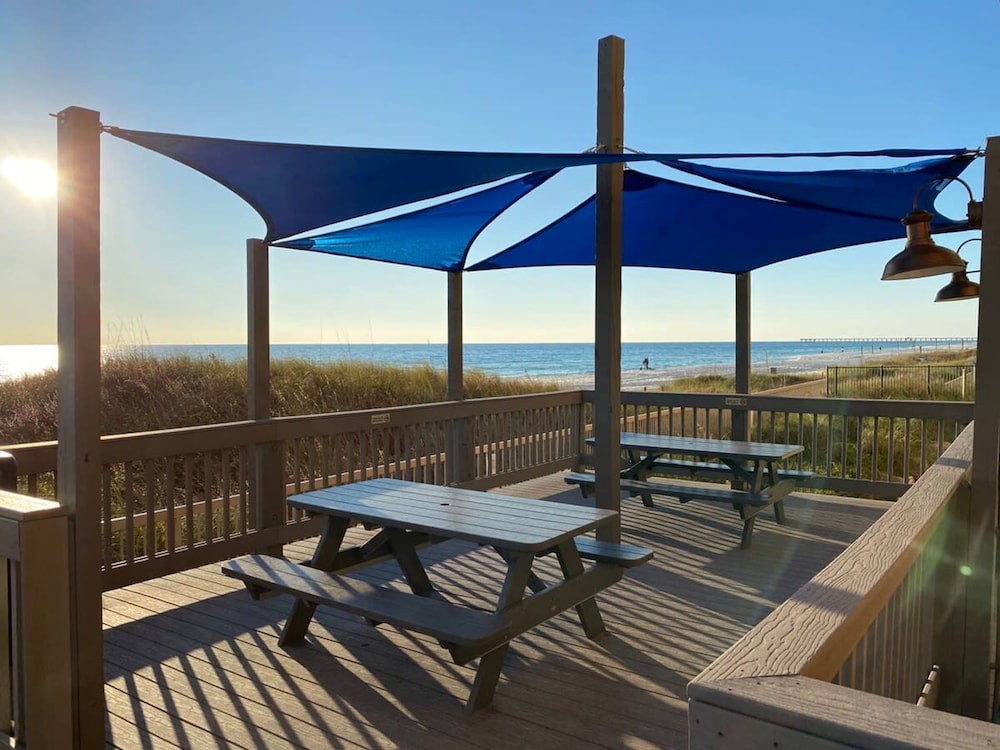 Coastal Condo 607 by Brightwild Beachfront