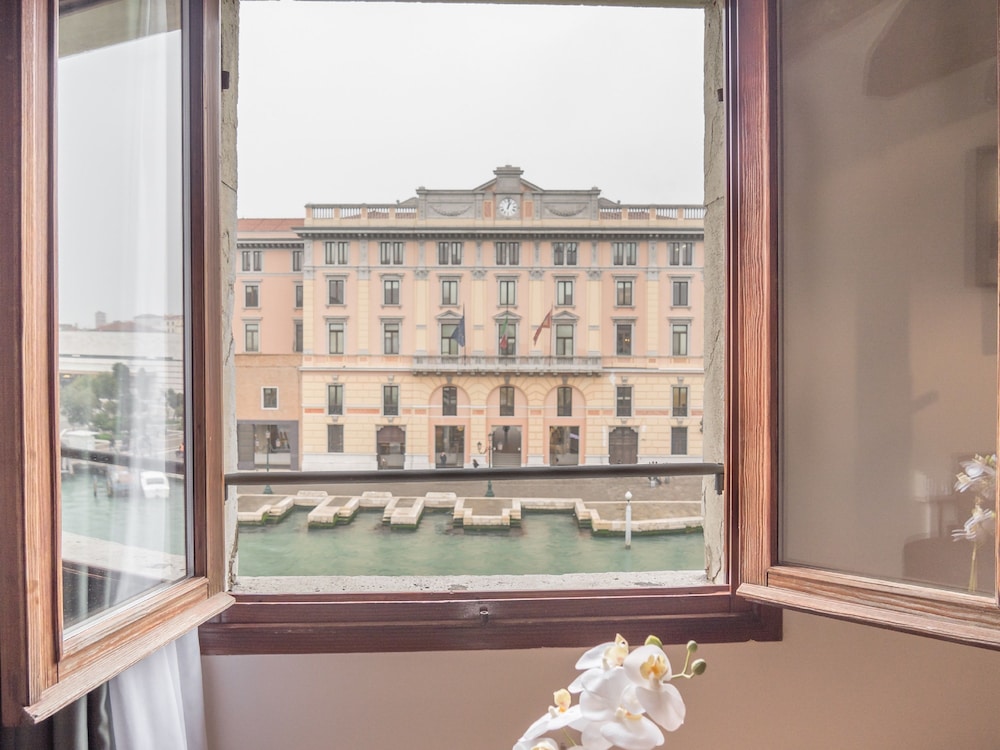 Grand Canal Suites