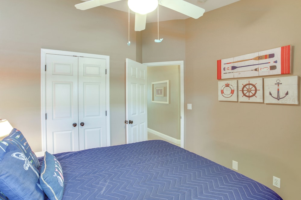 5 Mi to Fort Myers Beach: Home w/ Heated Pool!