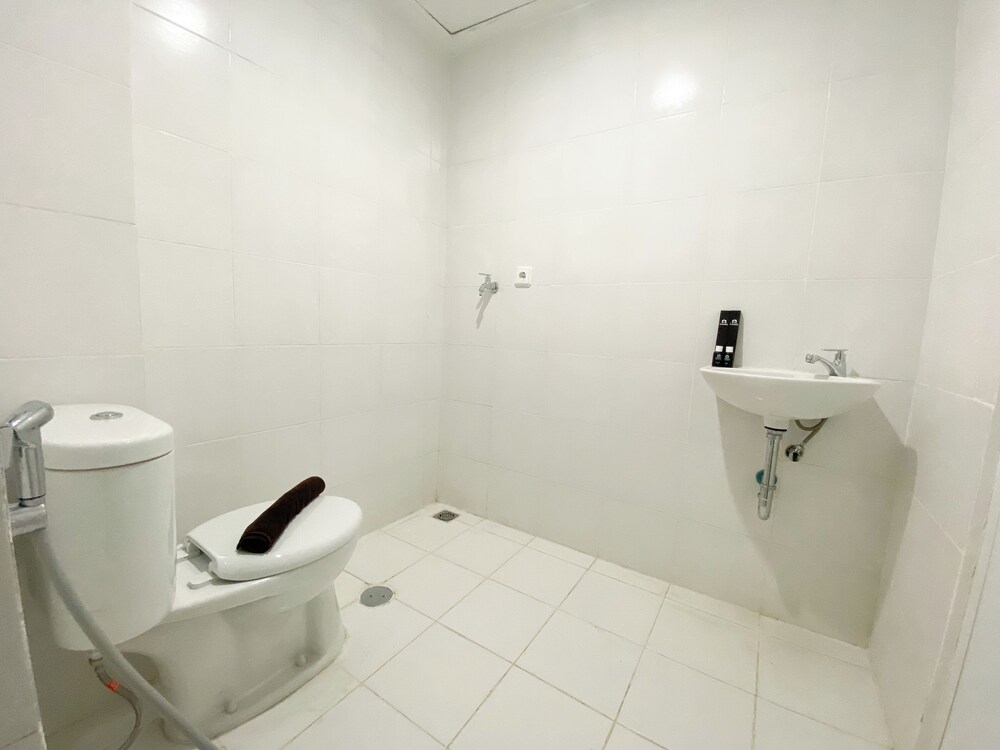 Well Furnished And Cozy Studio Paltrow City Apartment