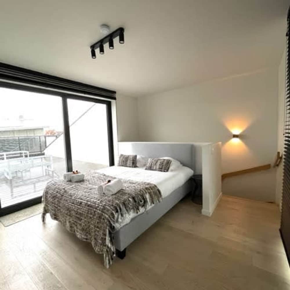 Brand new Family House With Roof Terrace