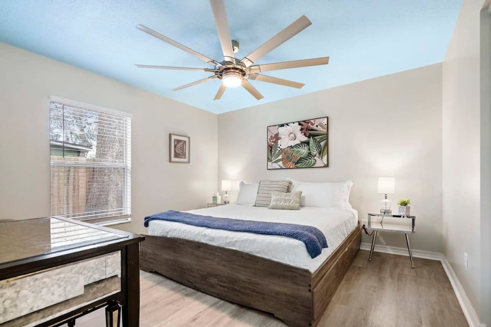 Uptown Gem The Castaway Cottage Dog Friendly