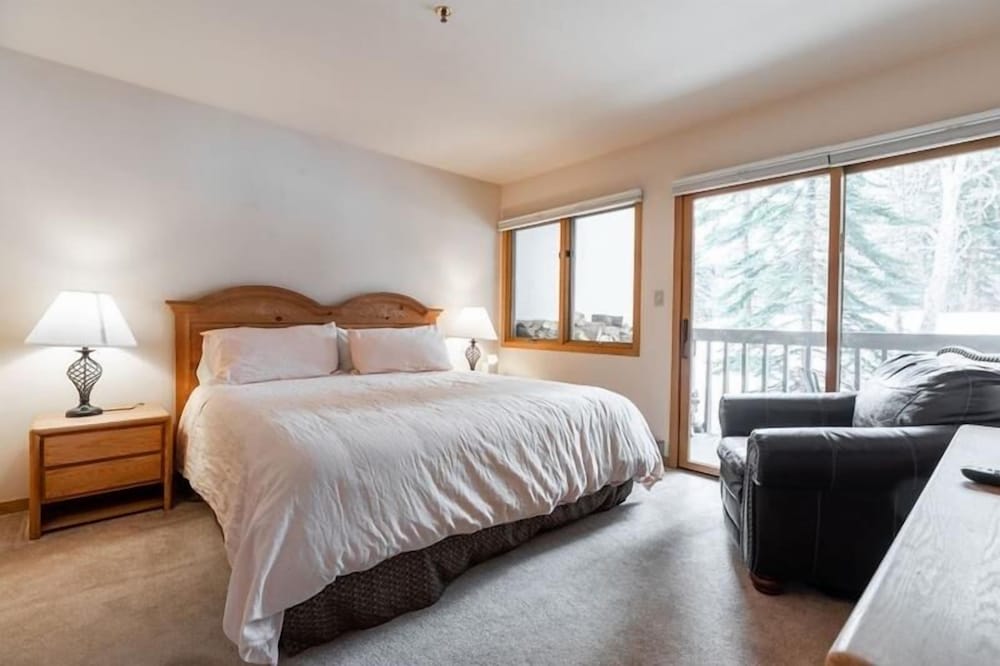 Beaver Creek Resort CO - Townsend Place & Strawberry Park Condos